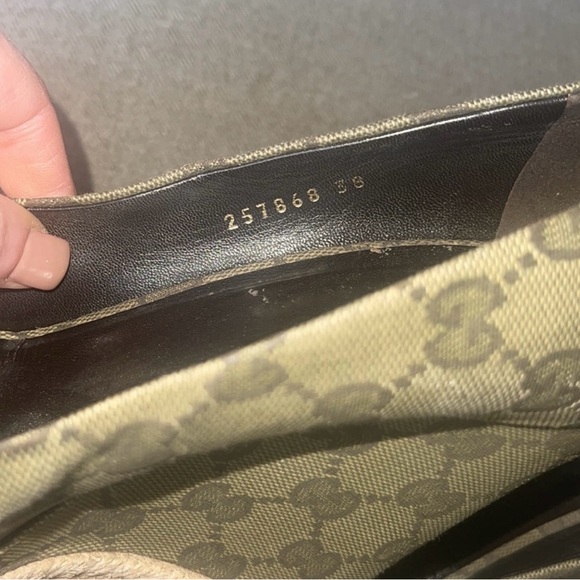 Darling authentic Gucci horse bit wedges - Picture 4 of 4